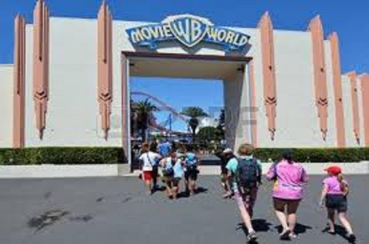 Gold Coast Theme Park Family Villa Exterior photo